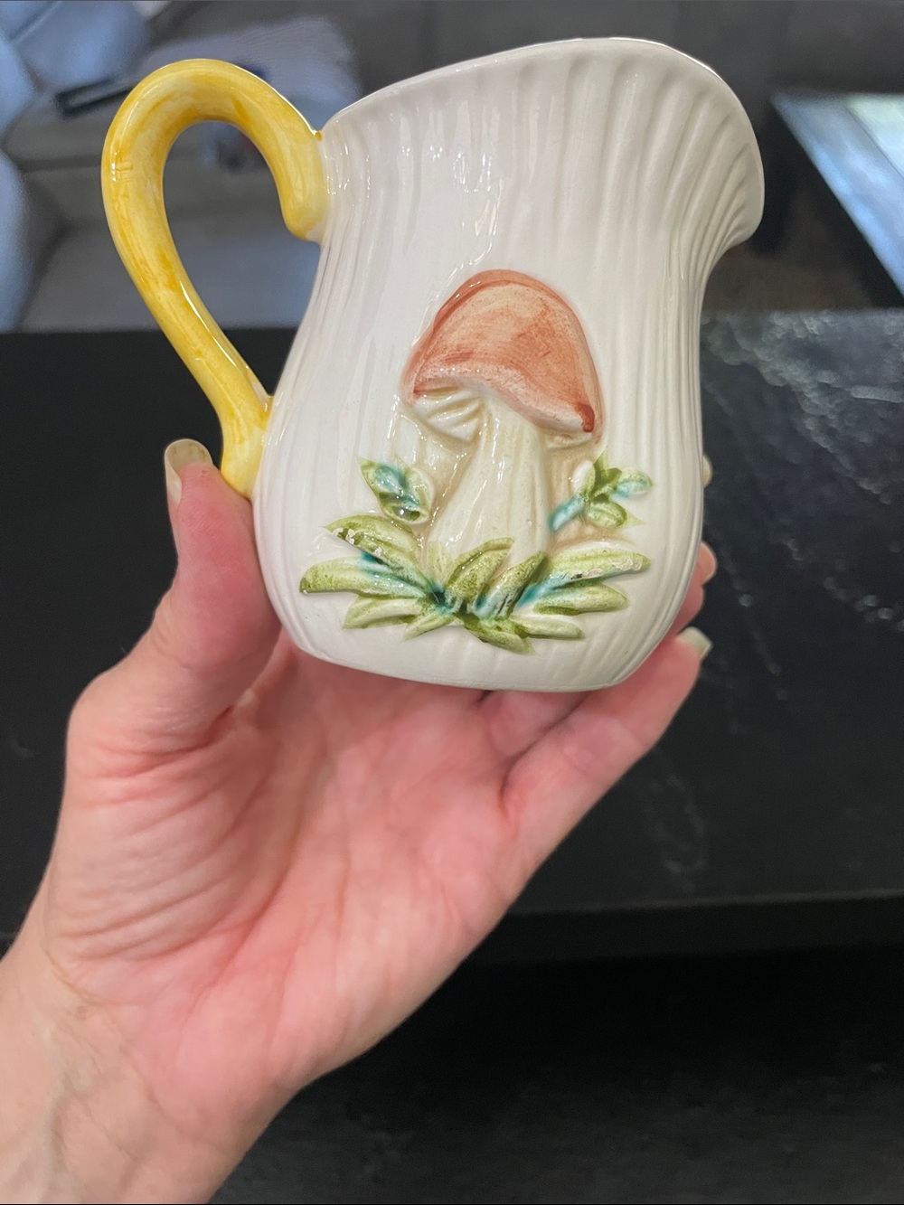 Sears Robuck Co Ceramic 1978 Mushroom Pitcher - Yellow Handle Clean - Picture 6 of 7